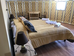 Bungalow, 1 lit double | Lits bébé (en supplément), Wi-Fi gratuit, draps fournis