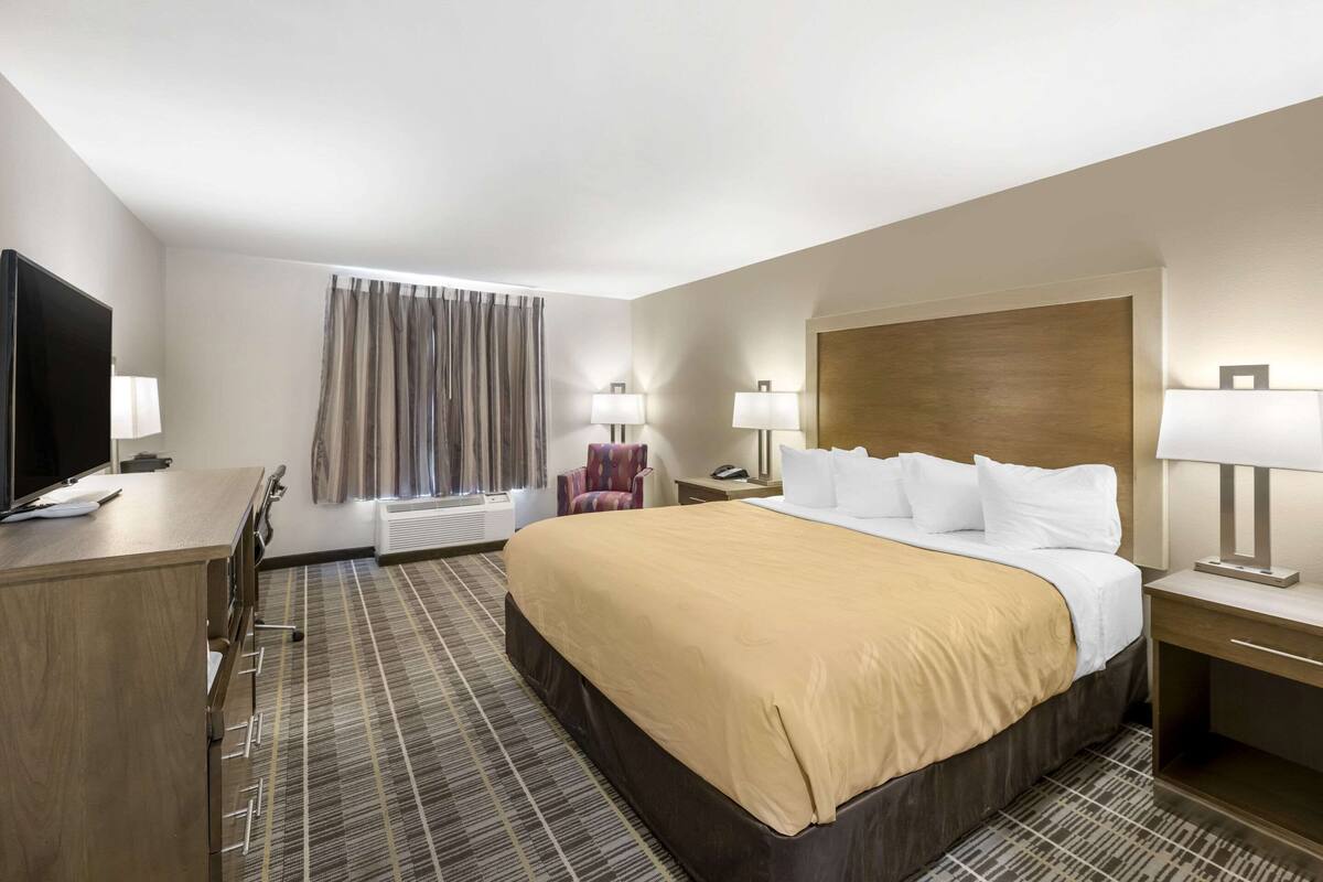 room, 1 king bed, accessible, non smoking | premium bedding, desk, laptop workspace, blackout curtains