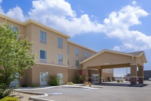 Exterior - Quality Inn & Suites Carlsbad Caverns Area (Carlsbad)