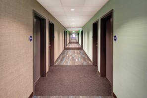Lobby - Tru by Hilton Raleigh Durham Airport (Morrisville)