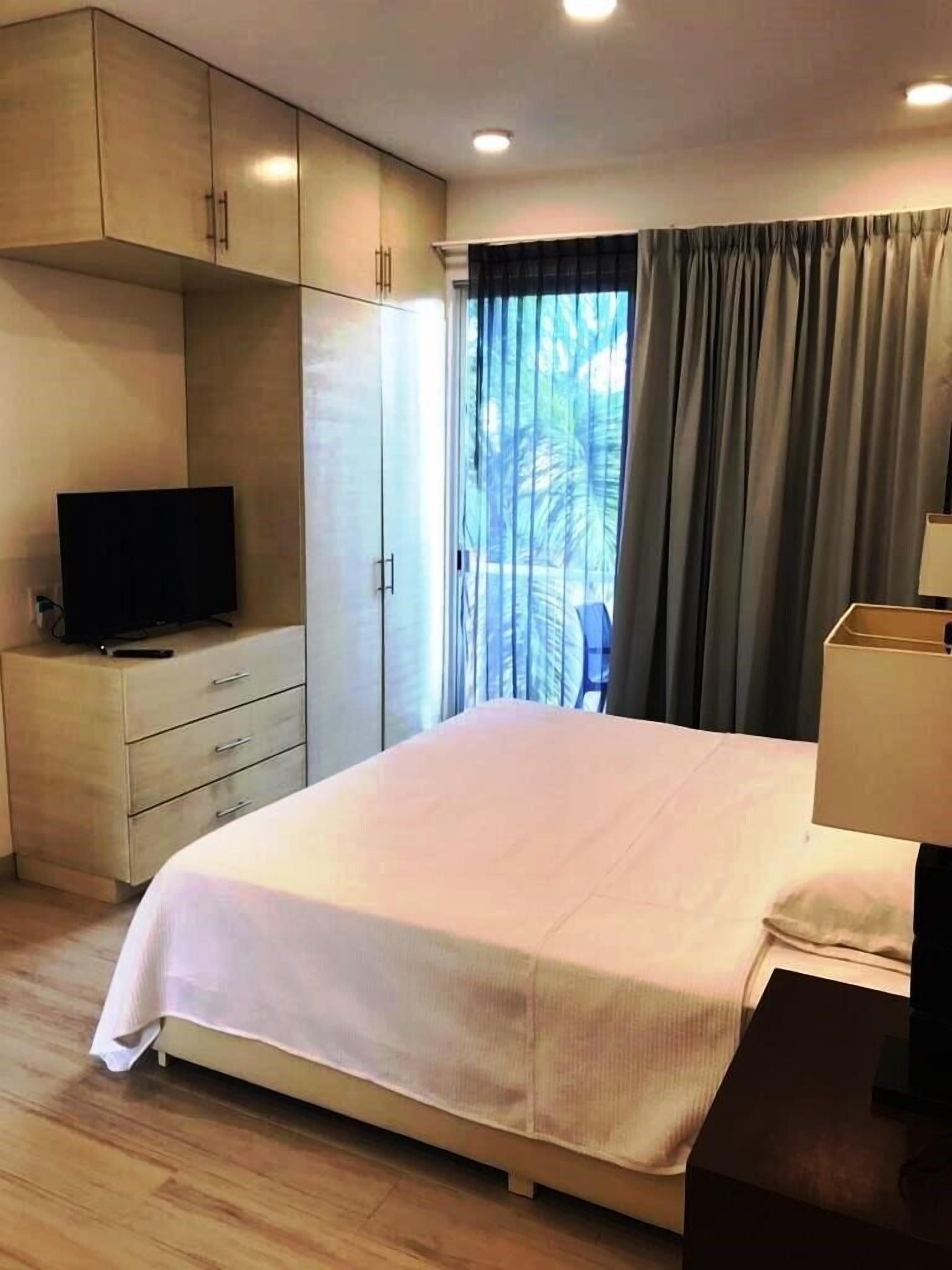 Eenvoudige studio, 1 kingsize bed, bubbelbad | Hypoallergeen beddengoed, individueel gemeubileerd