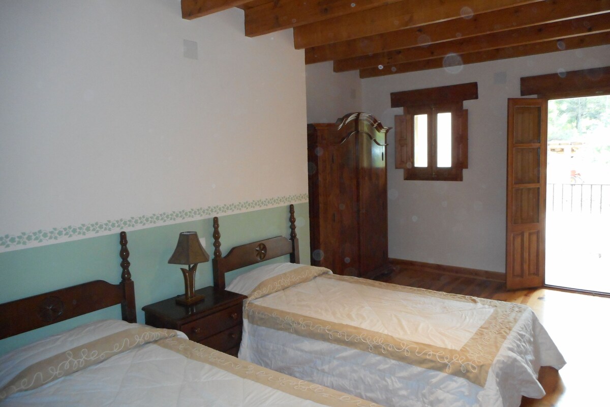Double or Twin Room, Mountain View | Rollaway beds, free WiFi, bed sheets