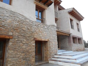 Front of property - Mas de la Creu (Valderrobres)
