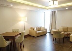 Breakfast, lunch, dinner served; local and international cuisine  - Jasmins Residence (Oran)