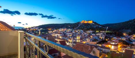 Balcony Apartment with amazing view on fortress (no swimming pool) | In-room dining
