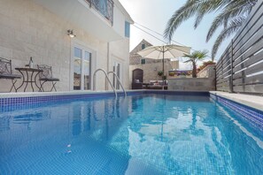 Private Pool in the City Centre | Terrasse/patio