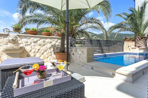 Villa Capitis in the Centre - Private Pool Villa & Balcony Apartment with Amazing view (No Pool)