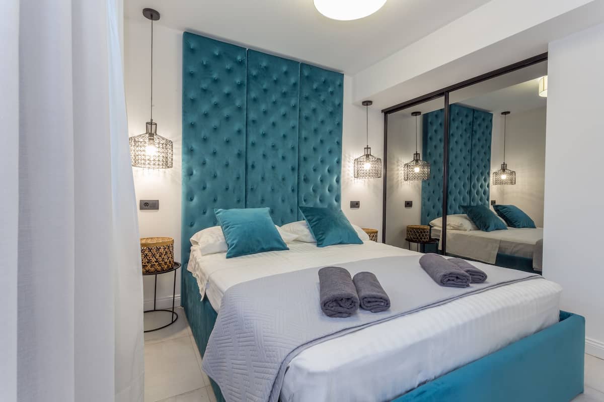 Balcony Apartment with amazing view on fortress (no swimming pool) | Premium bedding, memory foam beds, in-room safe, blackout drapes