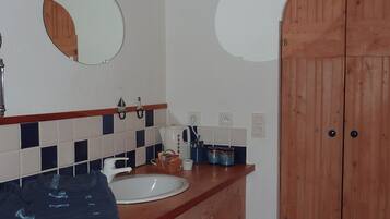 Classic Double Room, Private Bathroom (La Gorgone) | Bathroom