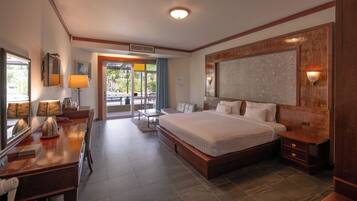 Junior suite Pool front