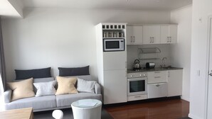 Living area - Waterfront Studio Apartment (Auckland)