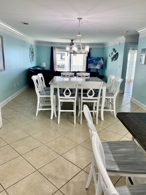 Dining - Aug weeks left 2000sq ft Ocean View Villa steps to the beach,small pool hot tub (North Myrtle Beach)