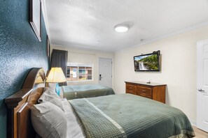 Double Room | Free WiFi, bed sheets