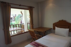 Standard Twin Room | Blackout drapes, rollaway beds, free WiFi