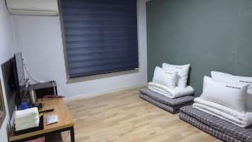 Ondol Room | Laptop workspace, free WiFi