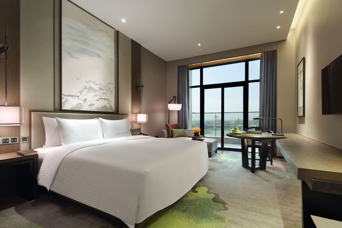 Kamar Eksekutif, pemandangan danau | Minibar, brankas, meja kerja, dan kedap suara