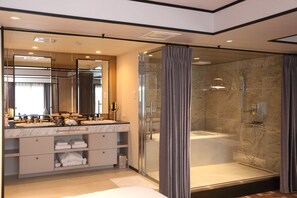 Free toiletries, hair dryer, slippers, bidet - Urban Villa Konaya Hotel (Kofu)