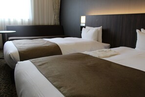 Down duvets, desk, blackout curtains, free WiFi