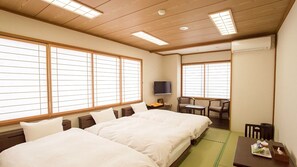 Room - Tatsumi Kanyo Hotel (Nikaho)