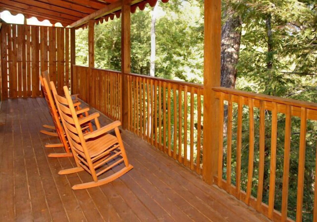 Photo 47 of Book NOW and receive tickets to Dollywood, Anakeesta and many more