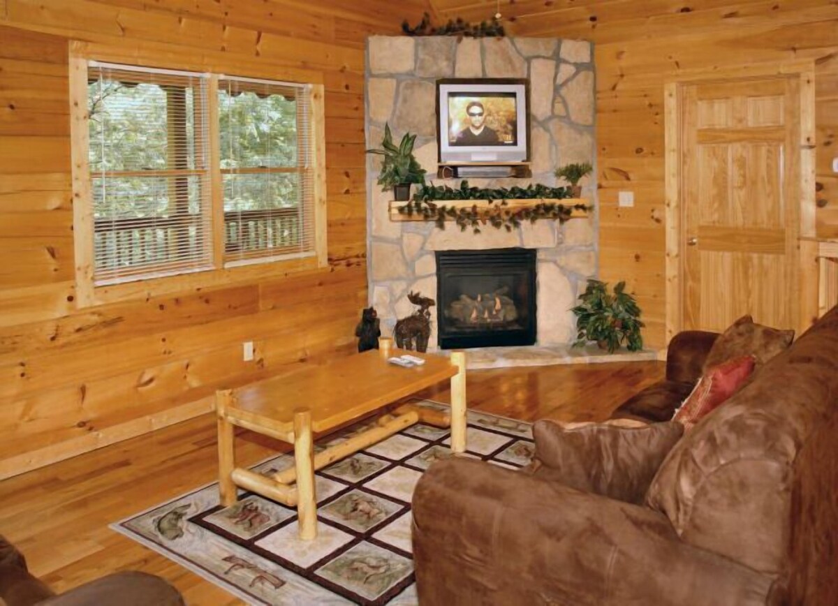 Photo 27 of Book NOW and receive tickets to Dollywood, Anakeesta and many more