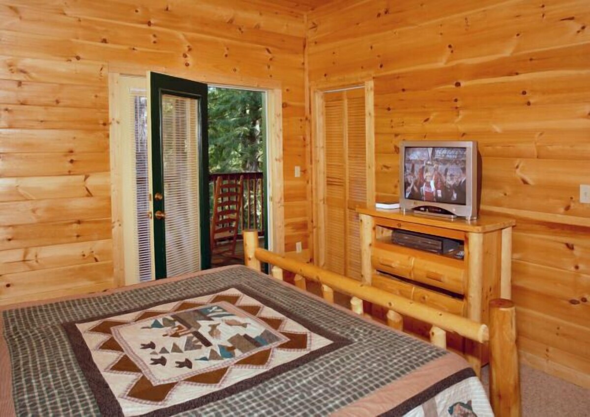Photo 43 of Book NOW and receive tickets to Dollywood, Anakeesta and many more