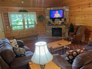 TV, fireplace