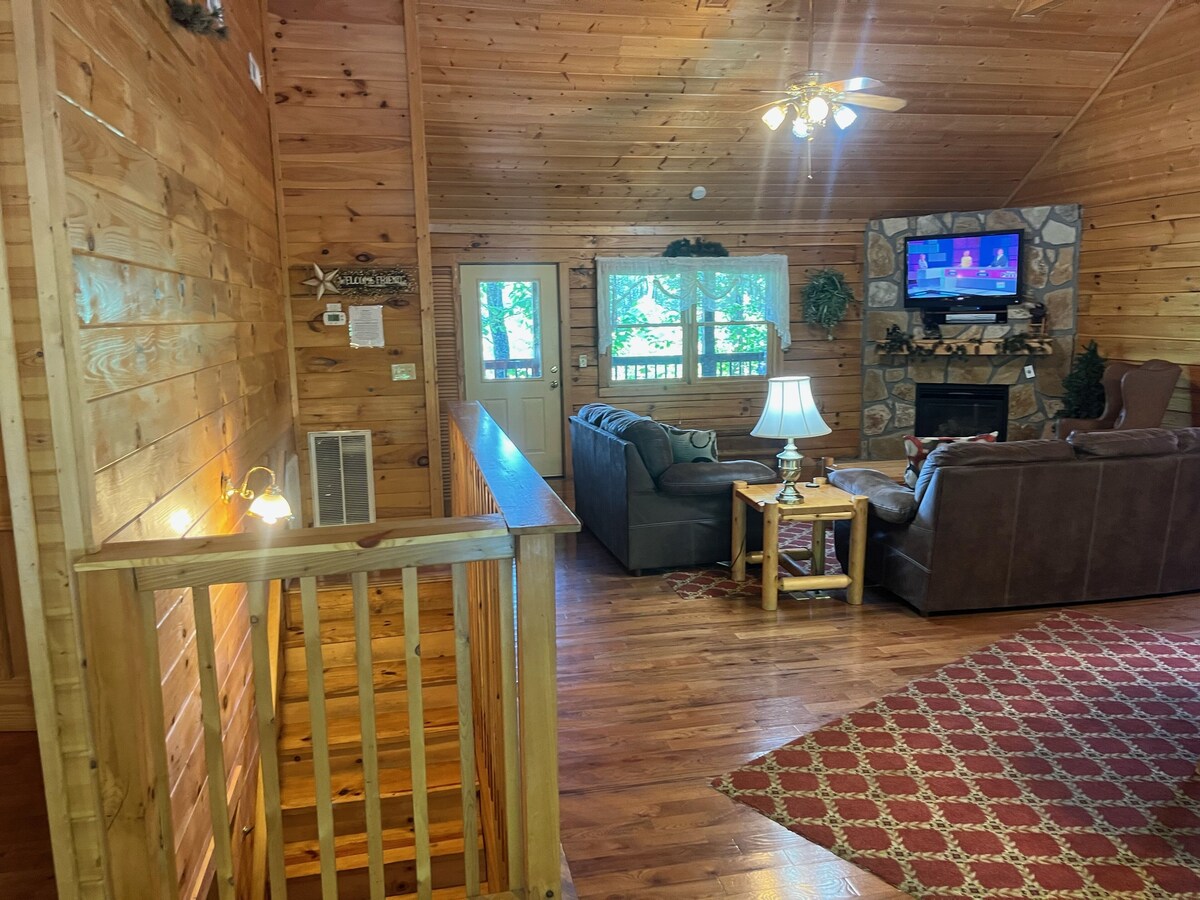 Photo 34 of You'll have the views in this 3 BR/3 BA true log chalet with 2200 square feet and all the amenities.