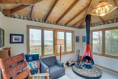 Serene Lakefront Baileys Harbor Home w/ Deck!