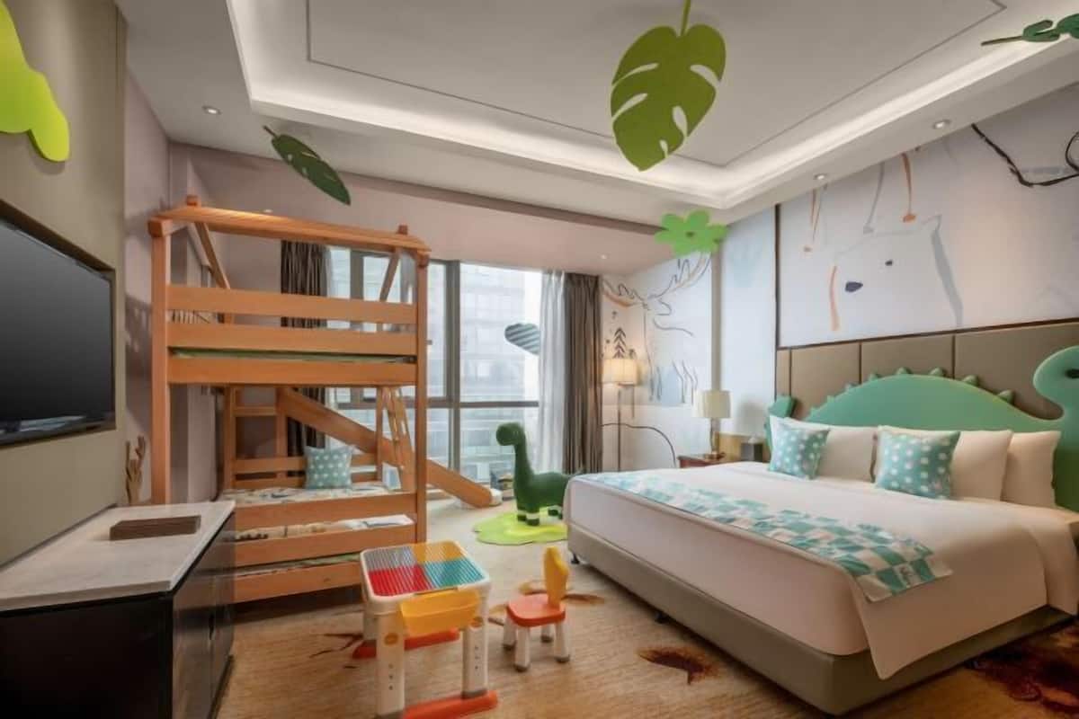 Luxe beddengoed, donsdekens, een minibar, een kluis op de kamer