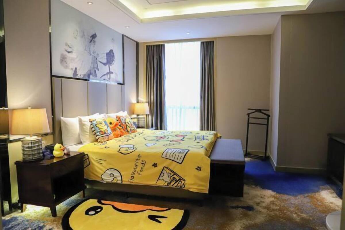 Premium bedding, down duvets, minibar, in-room safe