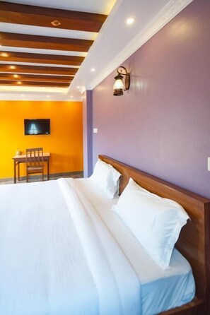 Minibar, una scrivania, Wi-Fi gratuito, lenzuola