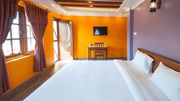 Minibar, Schreibtisch, kostenloses WLAN, Bettwäsche