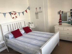 2 chambres, fer et planche à repasser, Wi-Fi gratuit, draps fournis