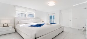 Apartemen | Seprai premium, tirai kedap cahaya, dan setrika/meja setrika