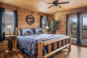 3 habitaciones, escritorio y tabla de planchar con plancha 
