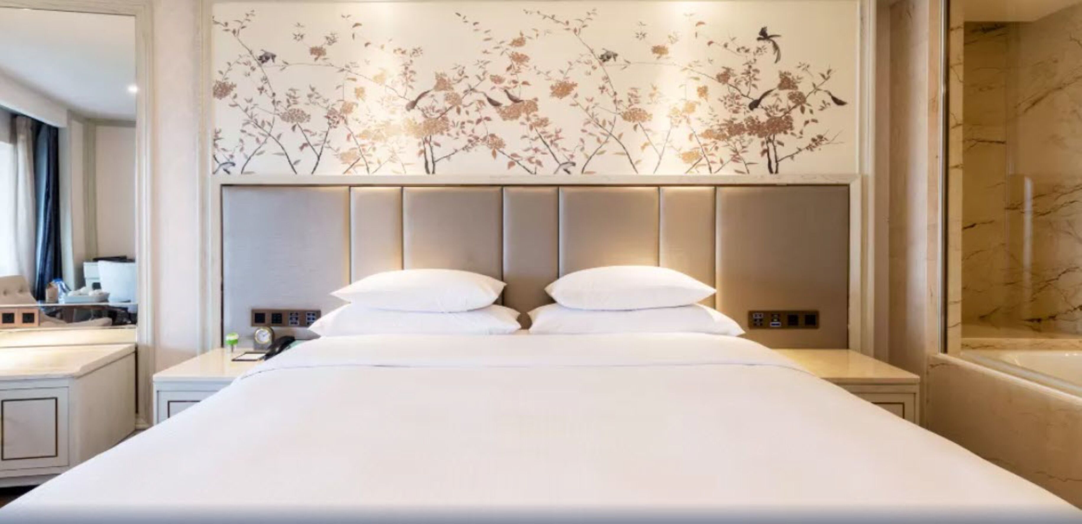 minibar, in-room safe, desk, laptop workspace