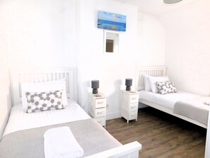 2 bedrooms, iron/ironing board, travel cot, free WiFi