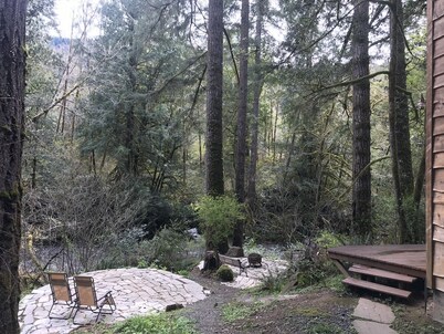 Below the Falls Lodge - Next to Golden & Silver Falls