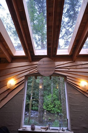 Interior. Below the Falls Lodge - Next to Golden & Silver Falls