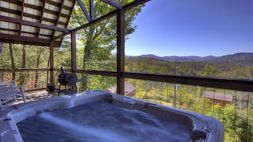 Bañera de hidromasaje al aire libre