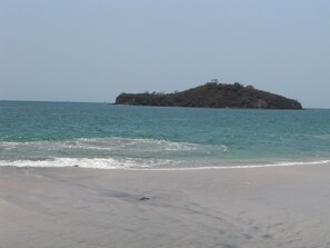 Una playa cerca, toallas de playa