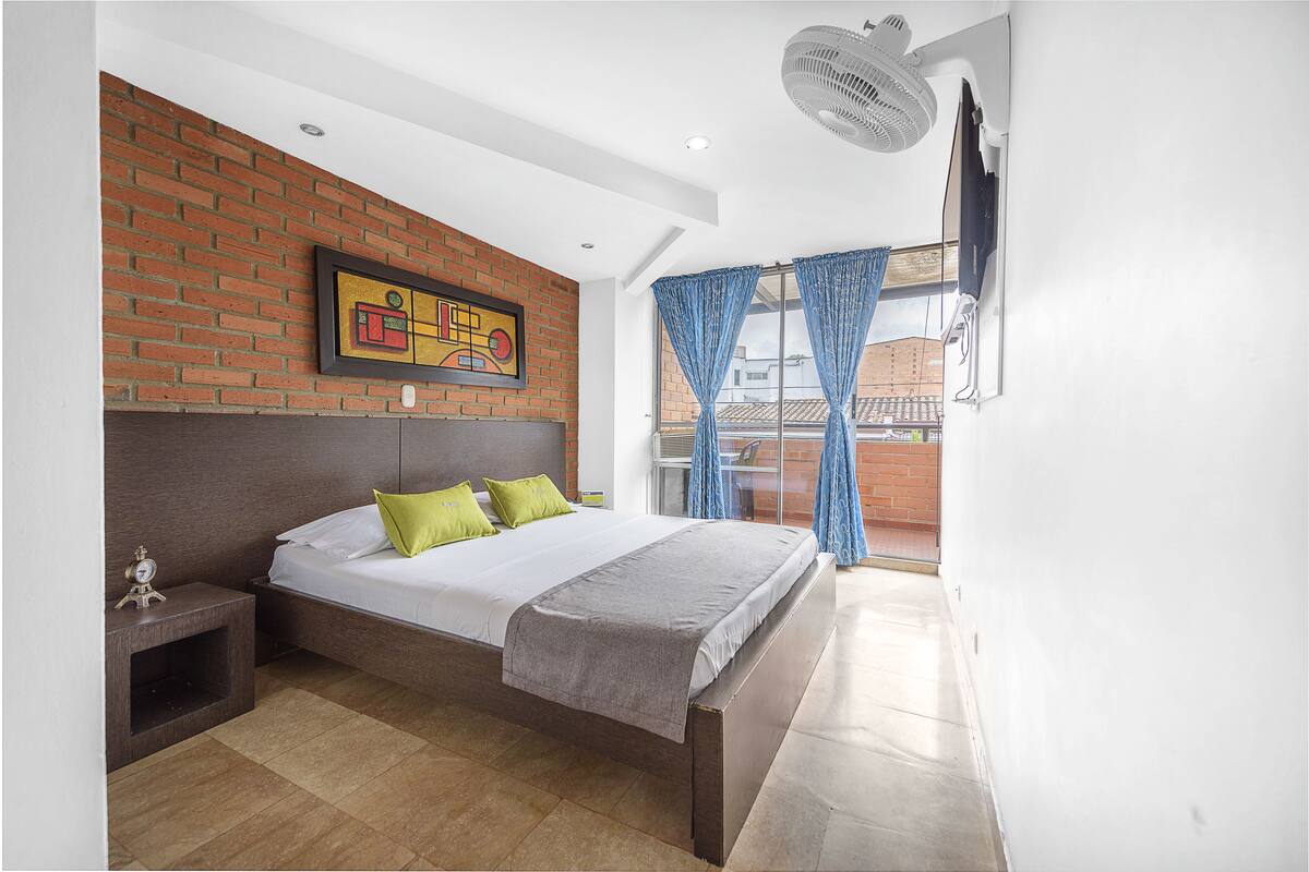 Quarto casal, 1 cama de casal | Wi-Fi de cortesia, roupa de cama