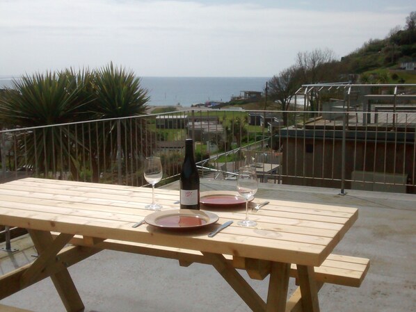 Outdoor dining - Stunning Sea Views, Recently Refurbished, 250m From The Beach, All Mod Cons (Millendreath, Looe)