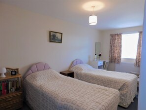 2 Schlafzimmer, Bügeleisen/Bügelbrett, kostenloses WLAN