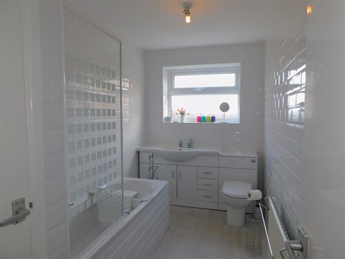 1 Driftway Court - a well-appointed ground floor apartment, featuring open plan living/dining room.