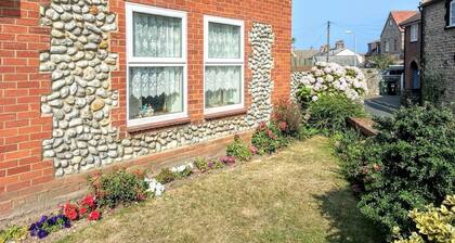 1 Driftway Court - a well-appointed ground floor apartment, featuring open plan living/dining room.