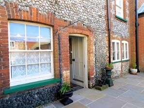 Exterior detail - Annie's, Sheringham - a delightful cottage, oozing character and charm. Pet friendly. (Sheringham)