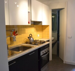 Réfrigérateur, four, plaque de cuisson, lave-vaisselle