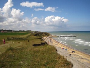 Beach - 14 Links Way - Only a stone’s throw away from the first tee at the Links Hotel Golf Course. (Cromer)